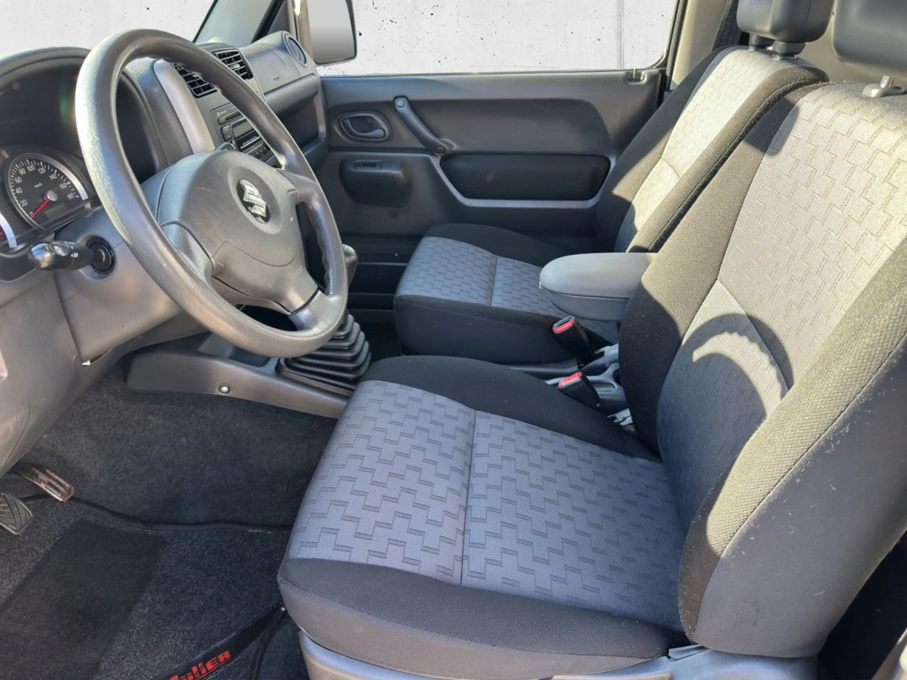 Suzuki Jimny Comfort, AHK Klima el. Fenster — photo 9