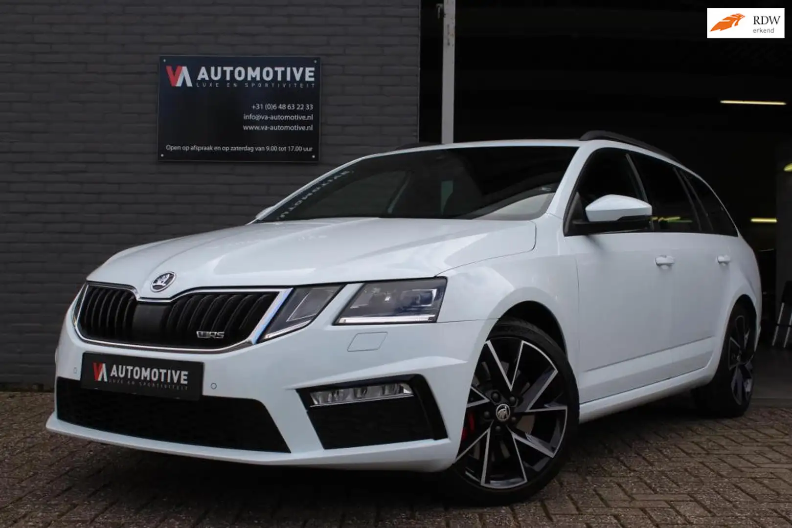 Skoda Octavia Combi 2.0 TSI RS DSG PANO ACC CARPLAY WINTERPAKKET Wit - 1