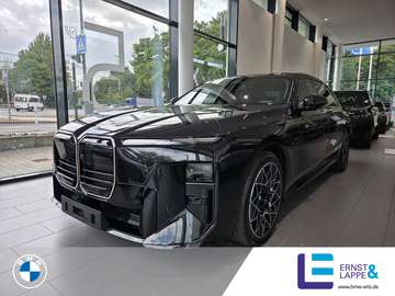 50 xDrive M Sport Pro || Executive Theatre SkyLoun