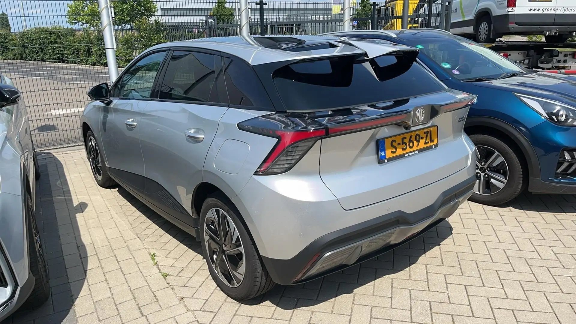 MG MG4 Electric Luxury 64 kWh WLTP 435 KM |  Navigatie | Grijs - 2