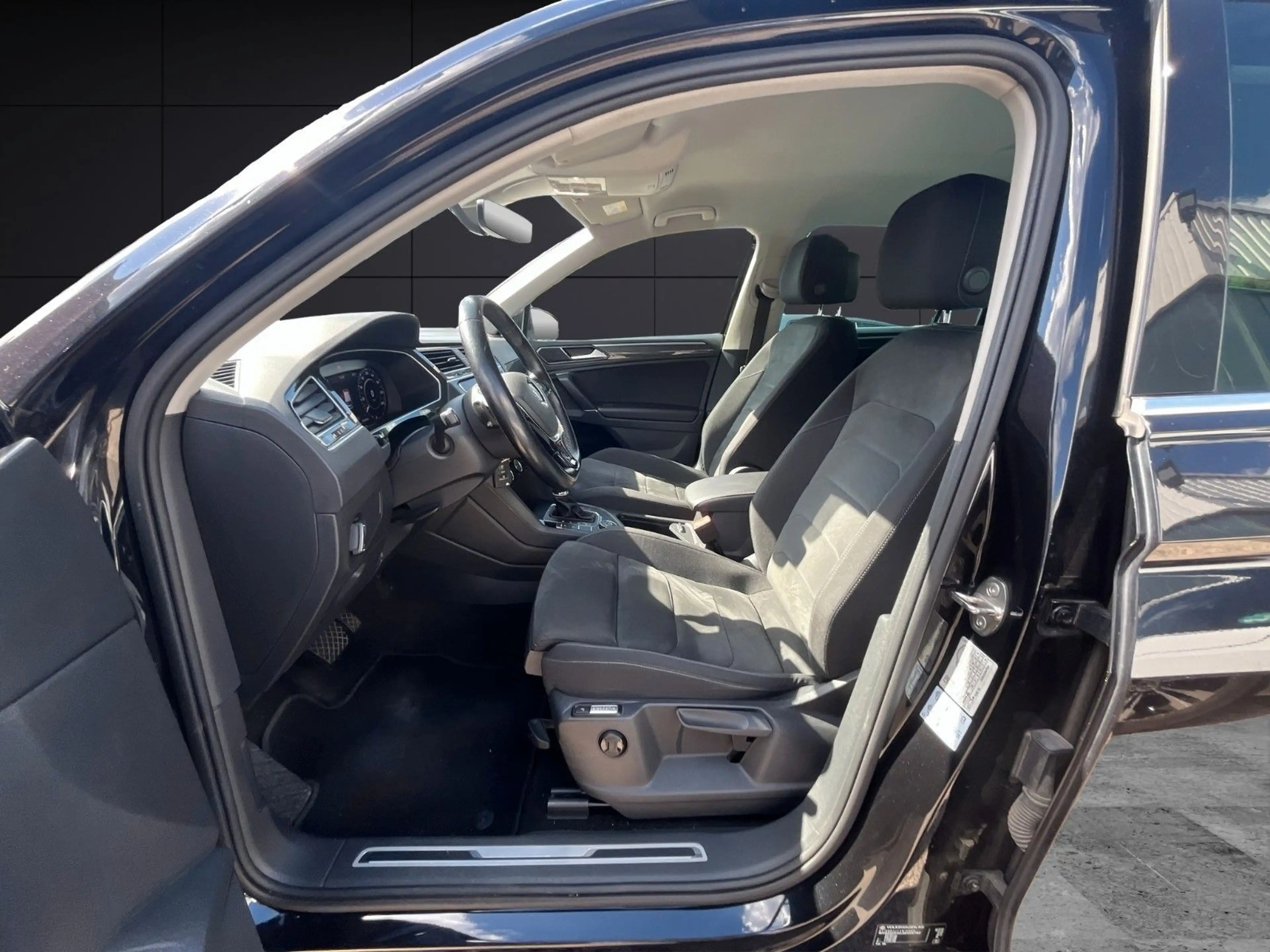 Volkswagen Tiguan Highline BMT 4Motion/Voll LED/ACC/Kamera — photo 11