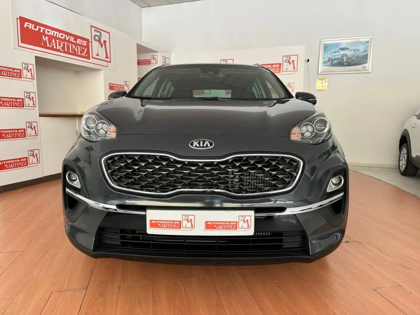 Kia Sportage 1.6 MHEV Drive Plus 4x2 136 Gris - 2