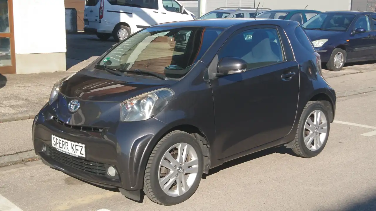 Toyota iQ