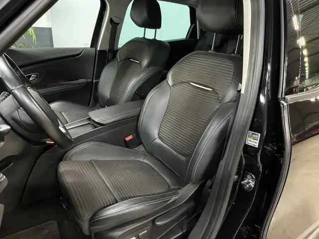 Renault Scenic view 13
