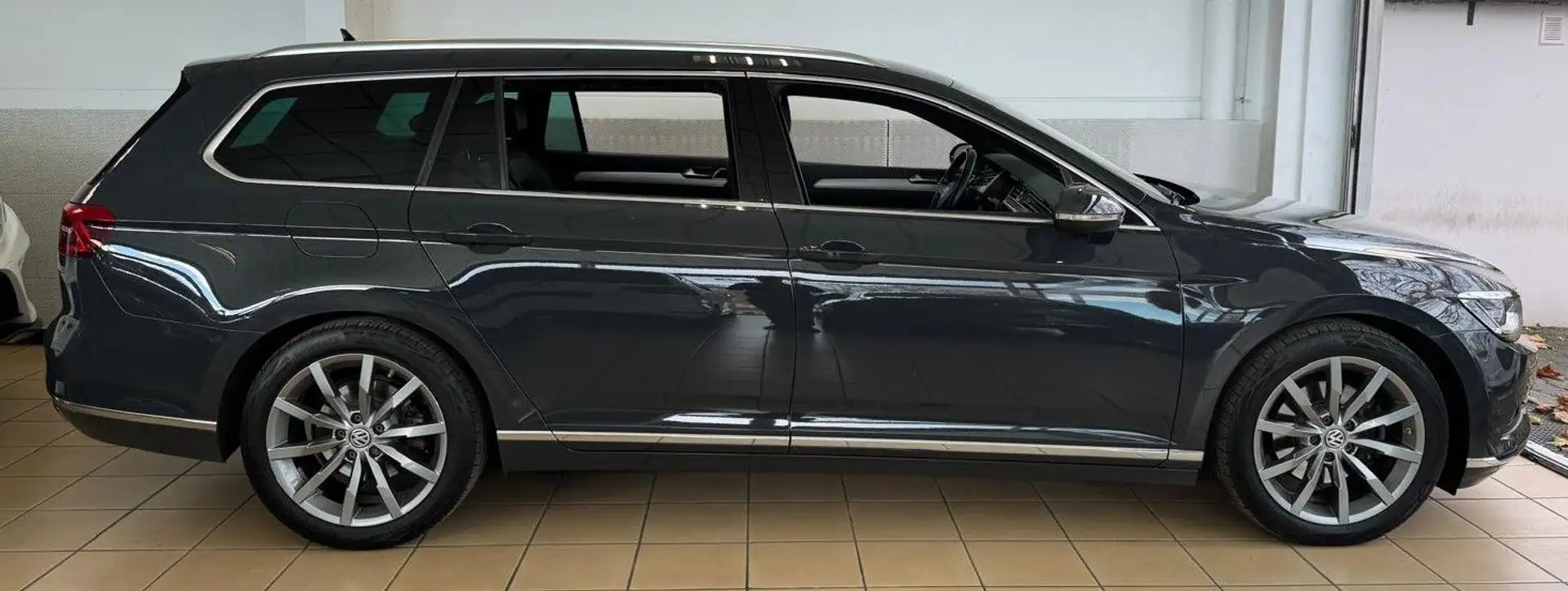 Volkswagen Passat Highline 4Motion Kamera Digital ACC HuD AHK LED Gris - 2