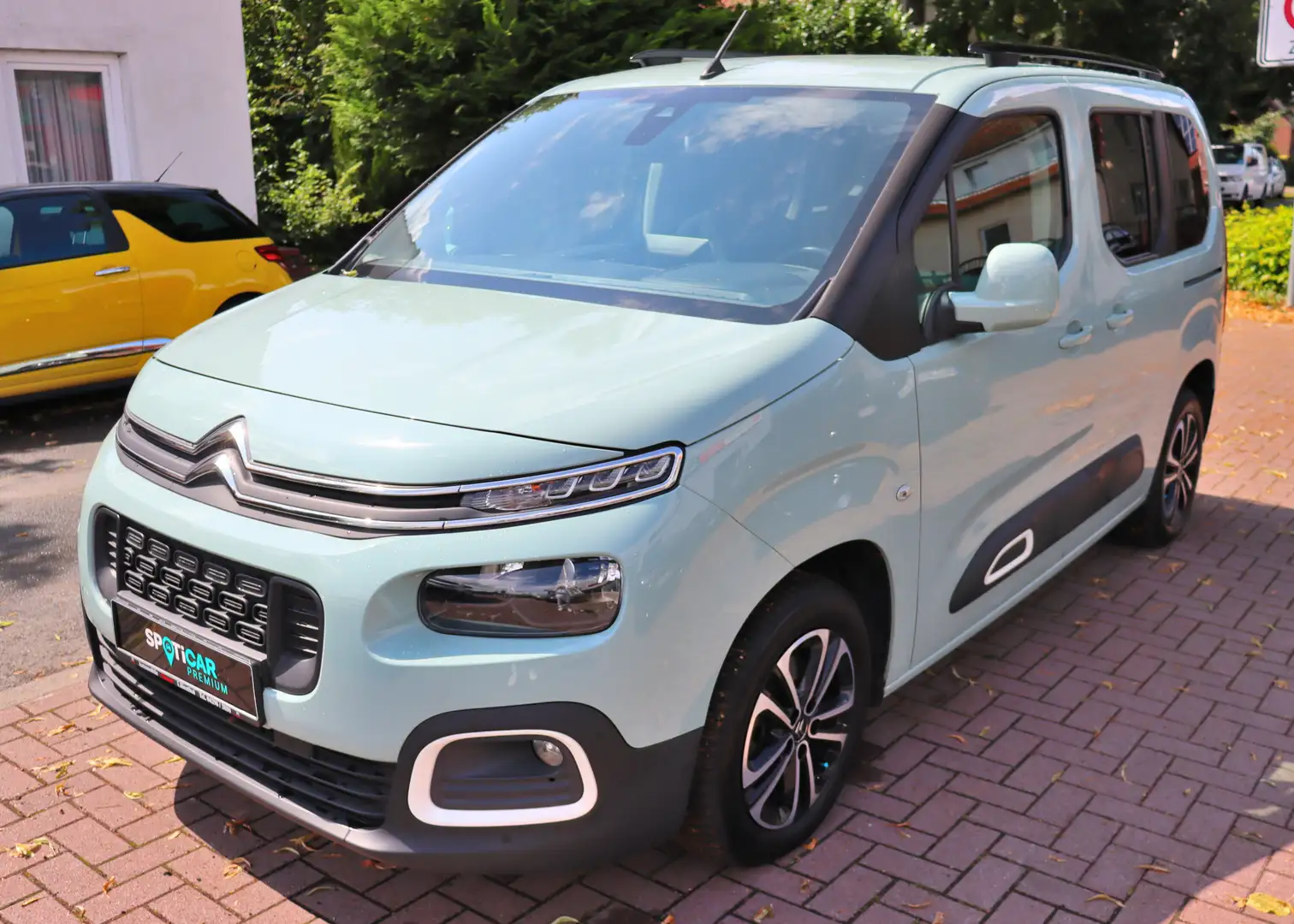 Citroen Berlingo Feel M, Rückfahrkamera, Navi, Sitzheizung, Grün - 1