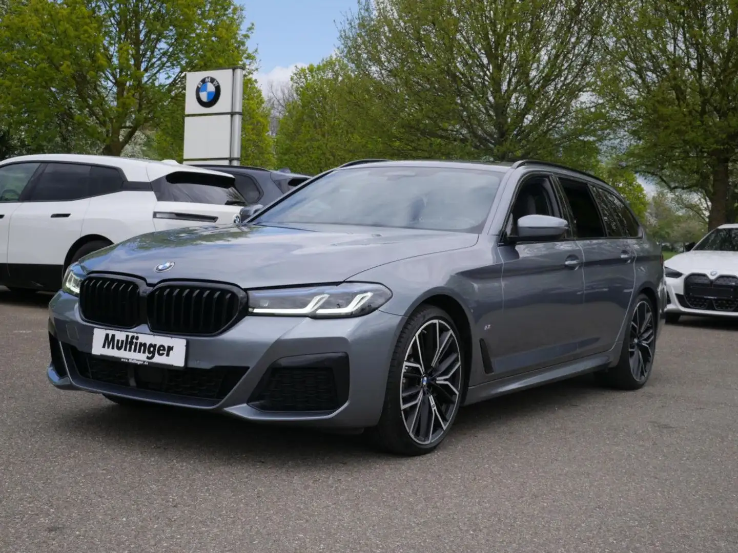 BMW 530 i T. xDr. M Sport KomfS+Bel.HUD.PanoD.Kamera Grau - 2