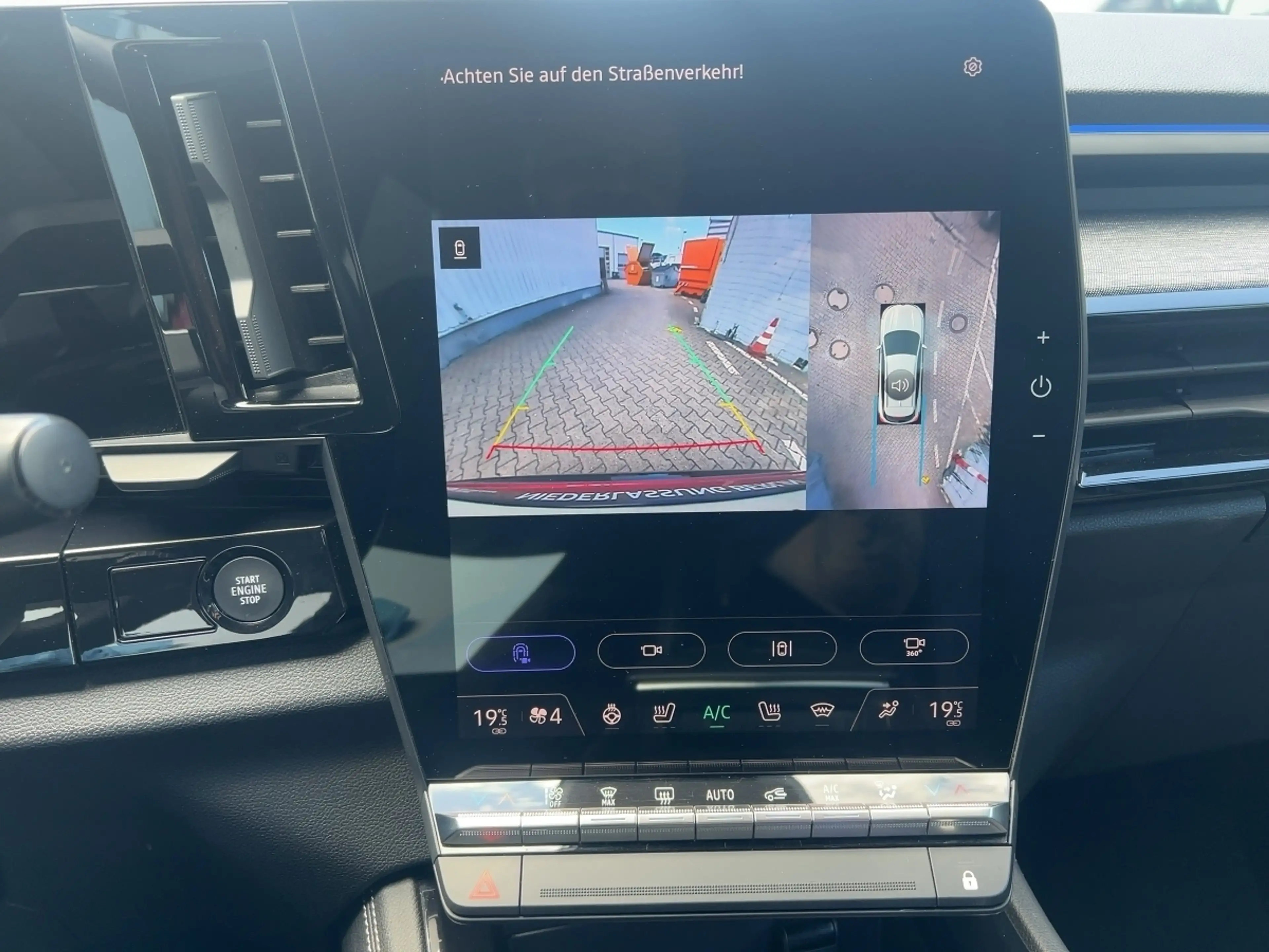 Renault Austral 1.2 E-TECH 200 Techno — photo 12