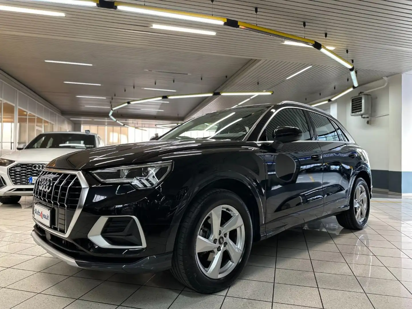 Audi Q3 35 TDI quattro S tronic Business Advanced -IVA ESP Schwarz - 2