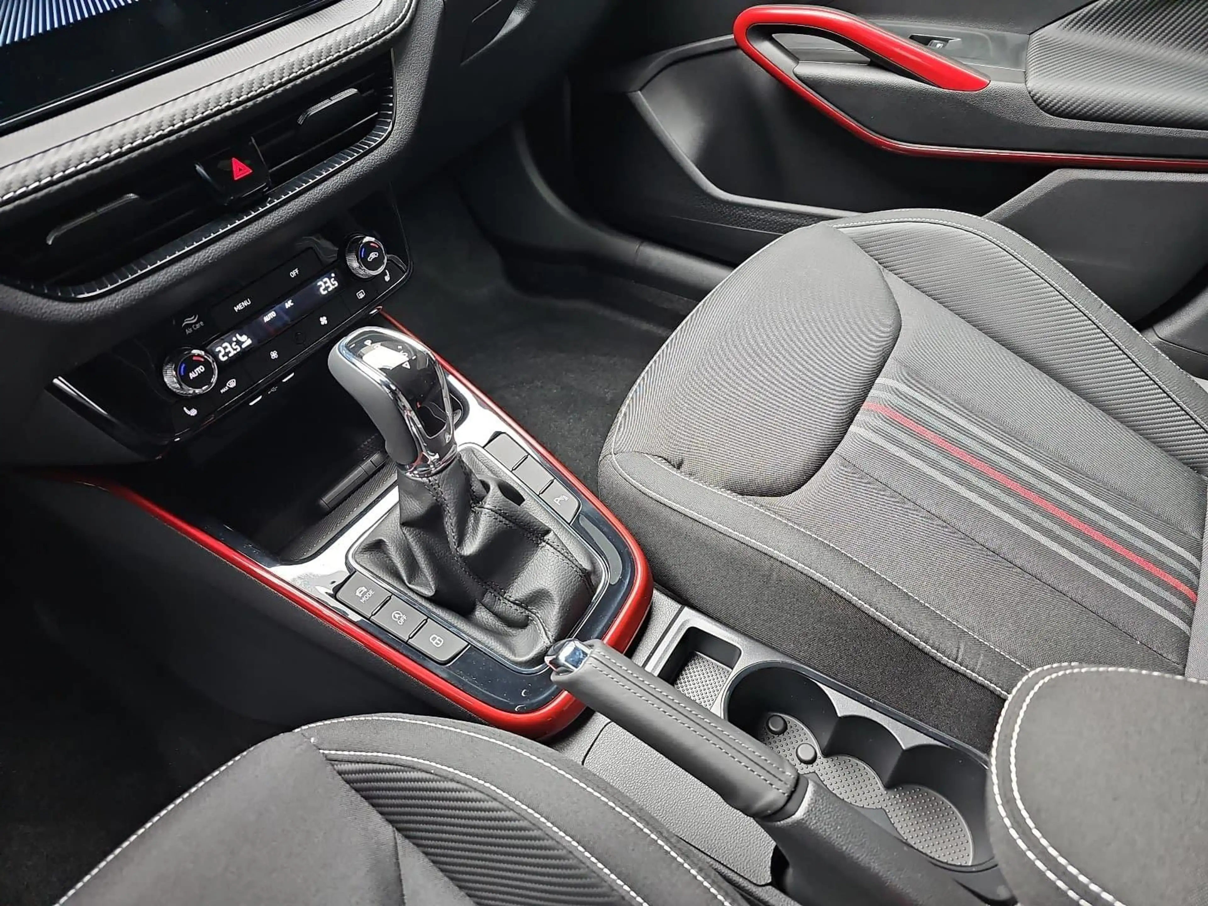 Skoda Fabia FABIA 1.0 TSI DSG MONTE CARLO LED KLIMAAUTO WINTER — photo 13