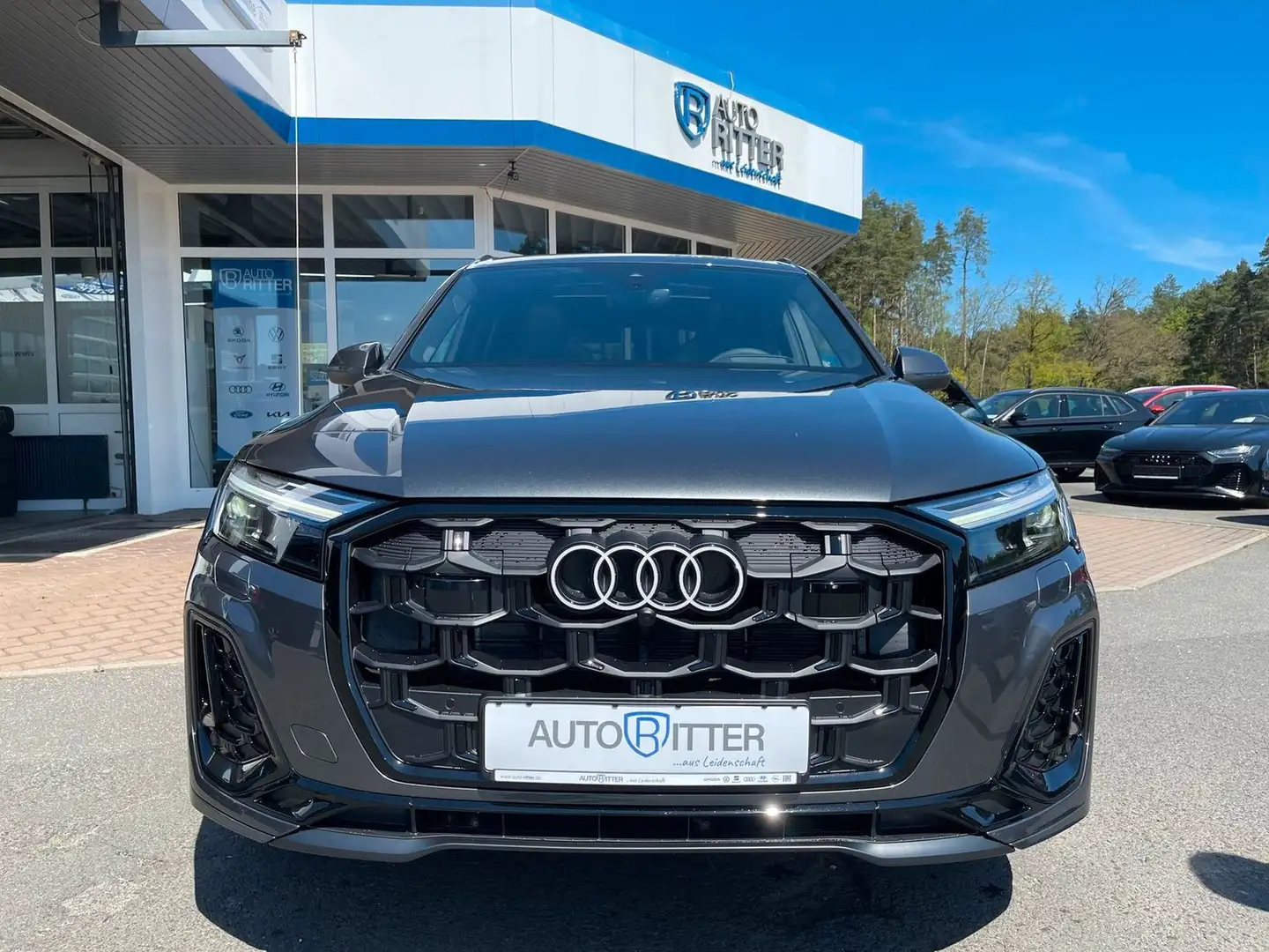 Audi Q7 50 TDI S-Line 5 J. Garantie|Pano|Standhzg Grau - 2