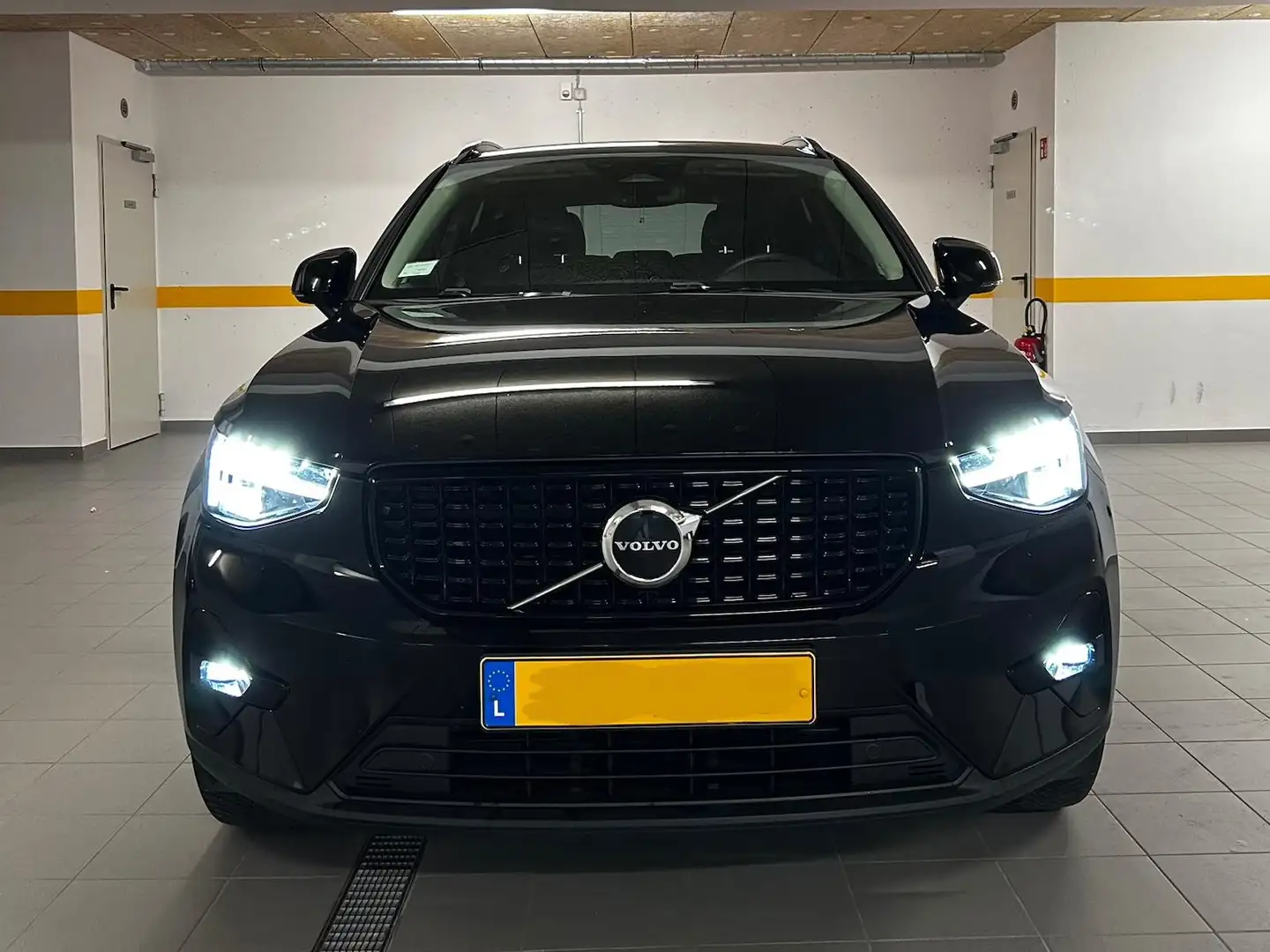 Volvo XC40 XC40 B3 B DKG Plus Dark Noir - 1