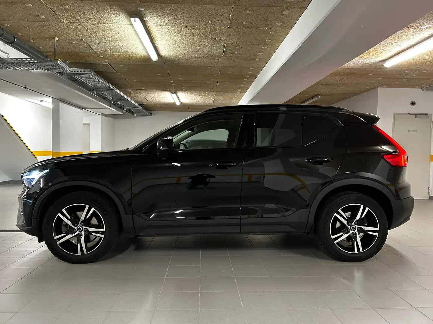 Volvo XC40 XC40 B3 B DKG Plus Dark Noir - 2