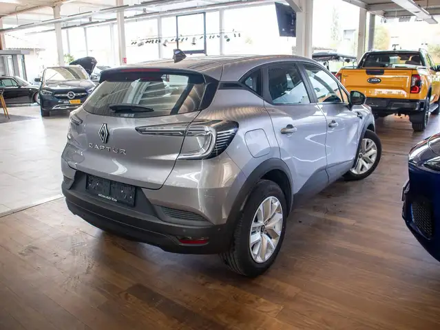 Renault Captur view 4