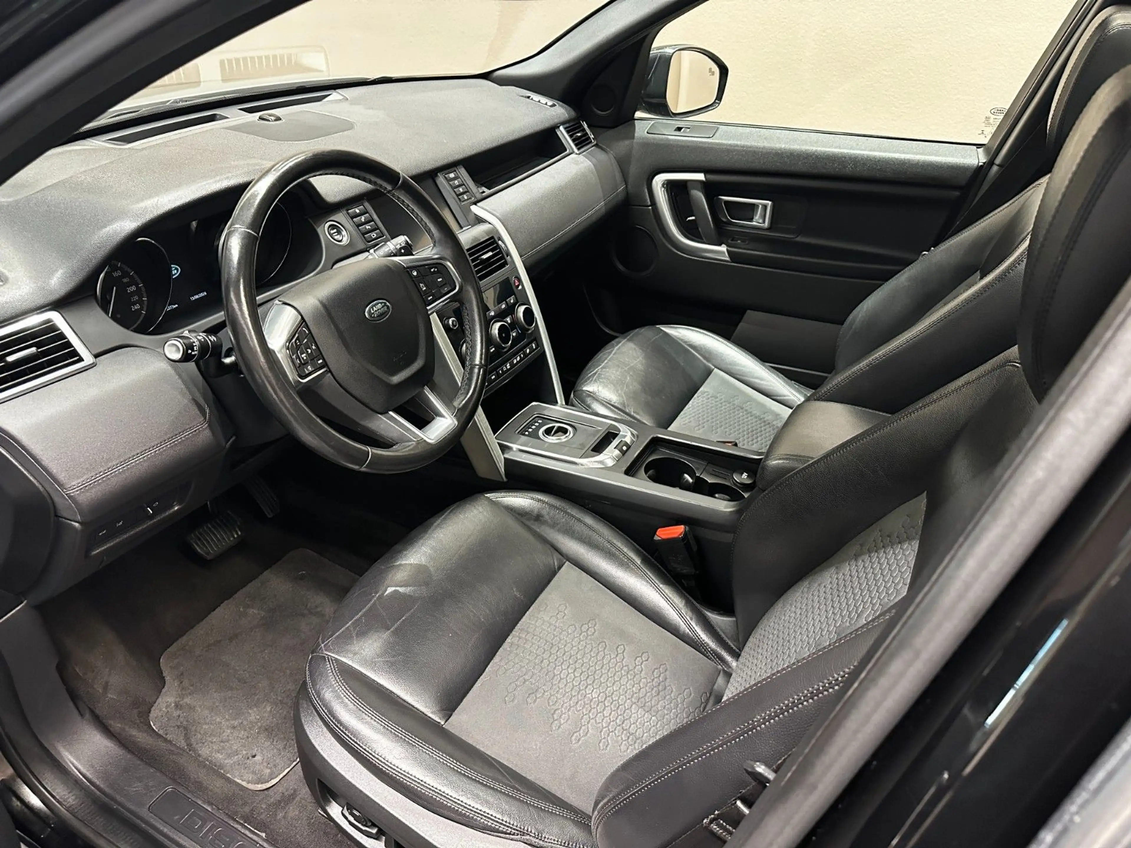 Land Rover Discovery Sport SE AWD **PANO*MEMORY*B&O** — photo 9