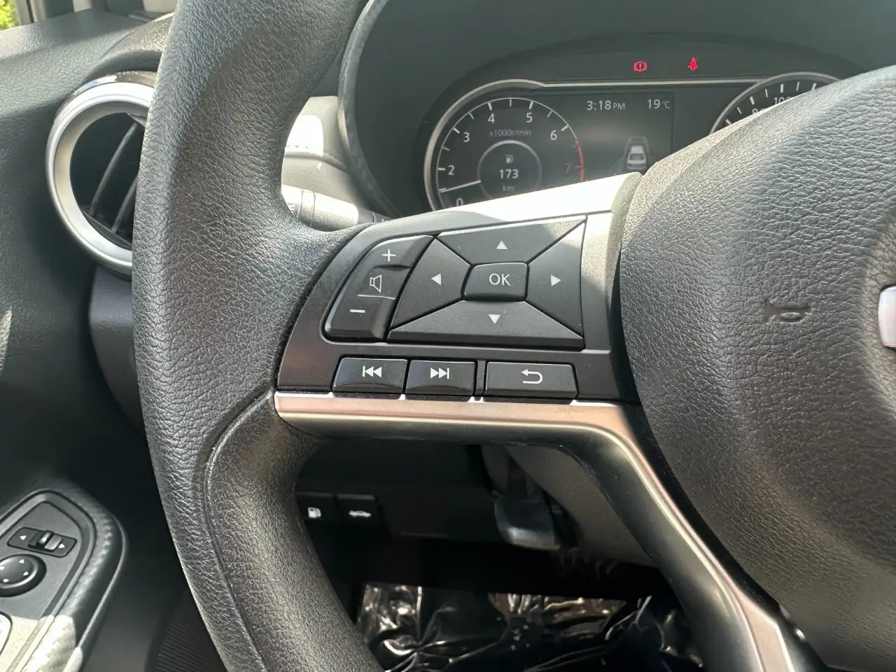 Nissan Versa снимка Nissan Versa