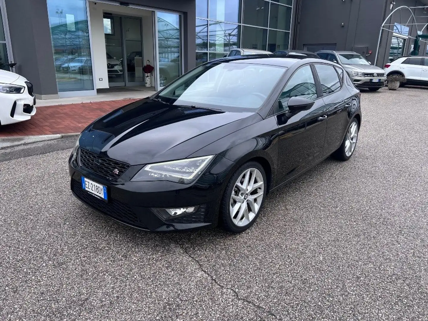 SEAT Leon 2.0 TDI 150 CV 5p. Start/Stop FR Noir - 1