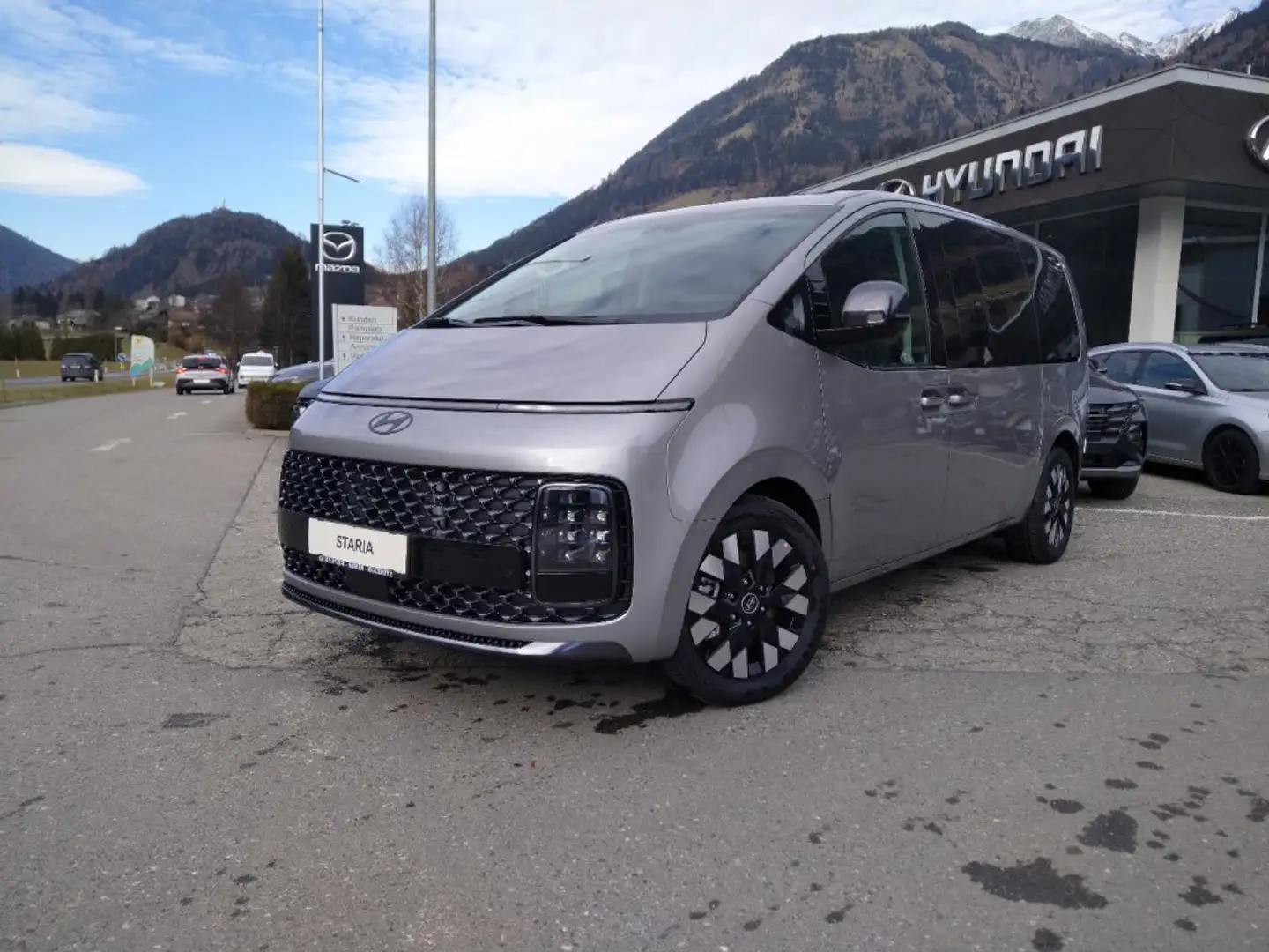 Hyundai STARIA Bus HEV Prestige Line 1.6 T-GDi HEV Silber - 2