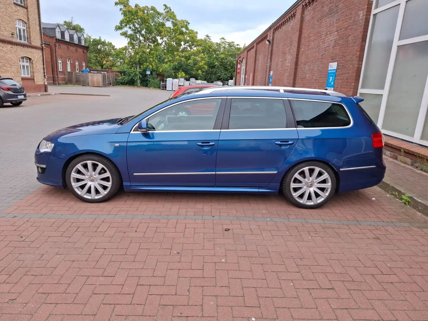Volkswagen Passat Variant Passat Variant 1.8 TSI  R-Line Edition Blau - 1