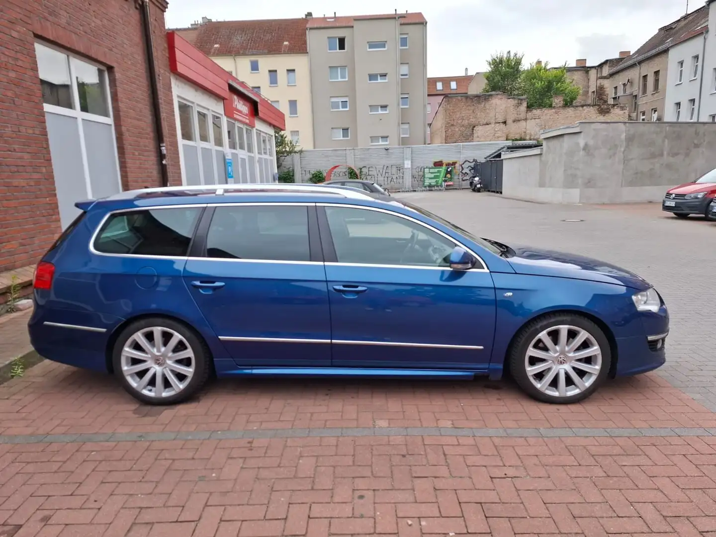 Volkswagen Passat Variant Passat Variant 1.8 TSI  R-Line Edition Blau - 2
