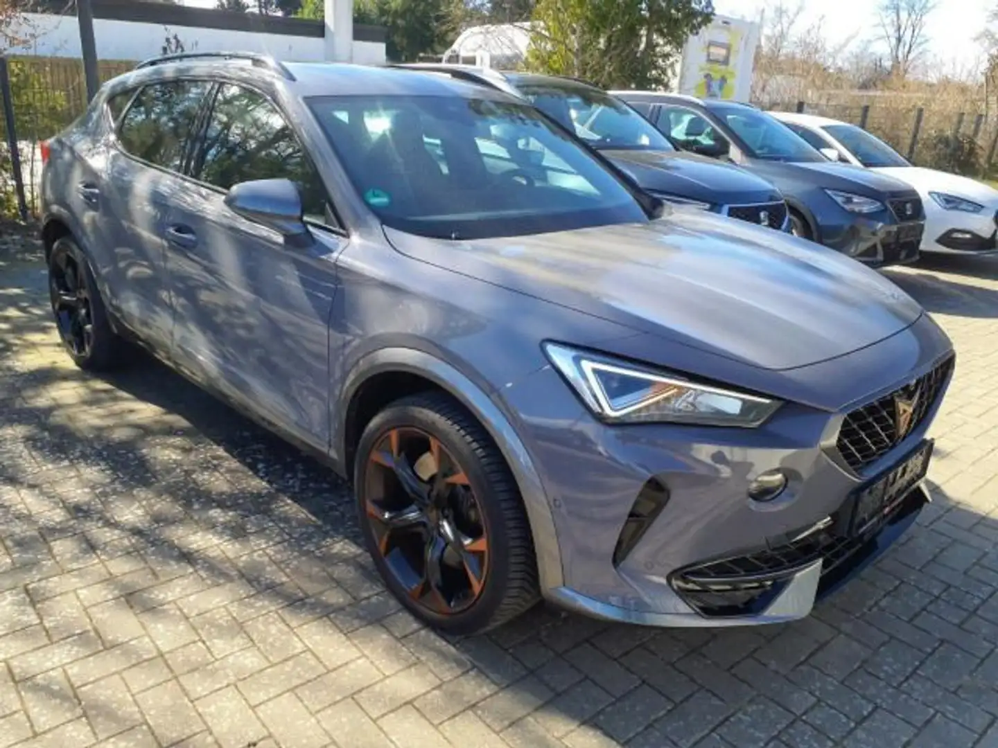CUPRA Formentor 1.4 eHybrid VZ NAVI KAMERA LM19 AHK Gris - 2
