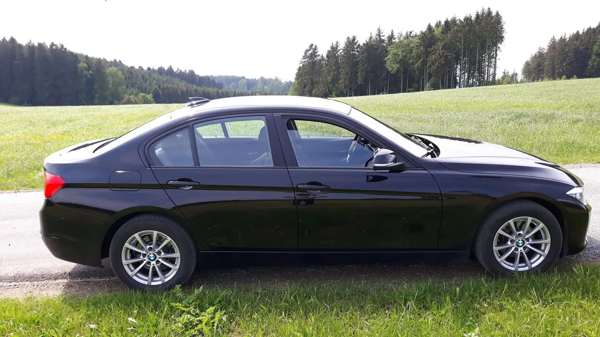 BMW 318 318d Gran Turismo Schwarz - 2