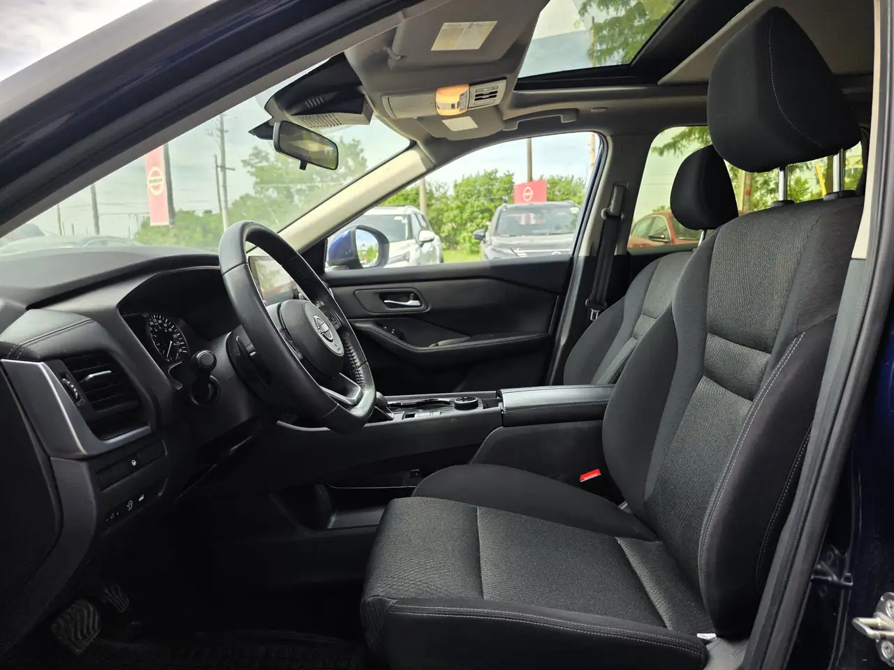 Nissan Rogue снимка Nissan Rogue