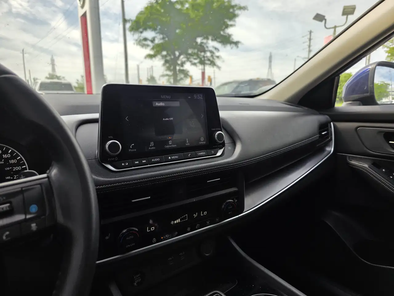 Nissan Rogue снимка Nissan Rogue