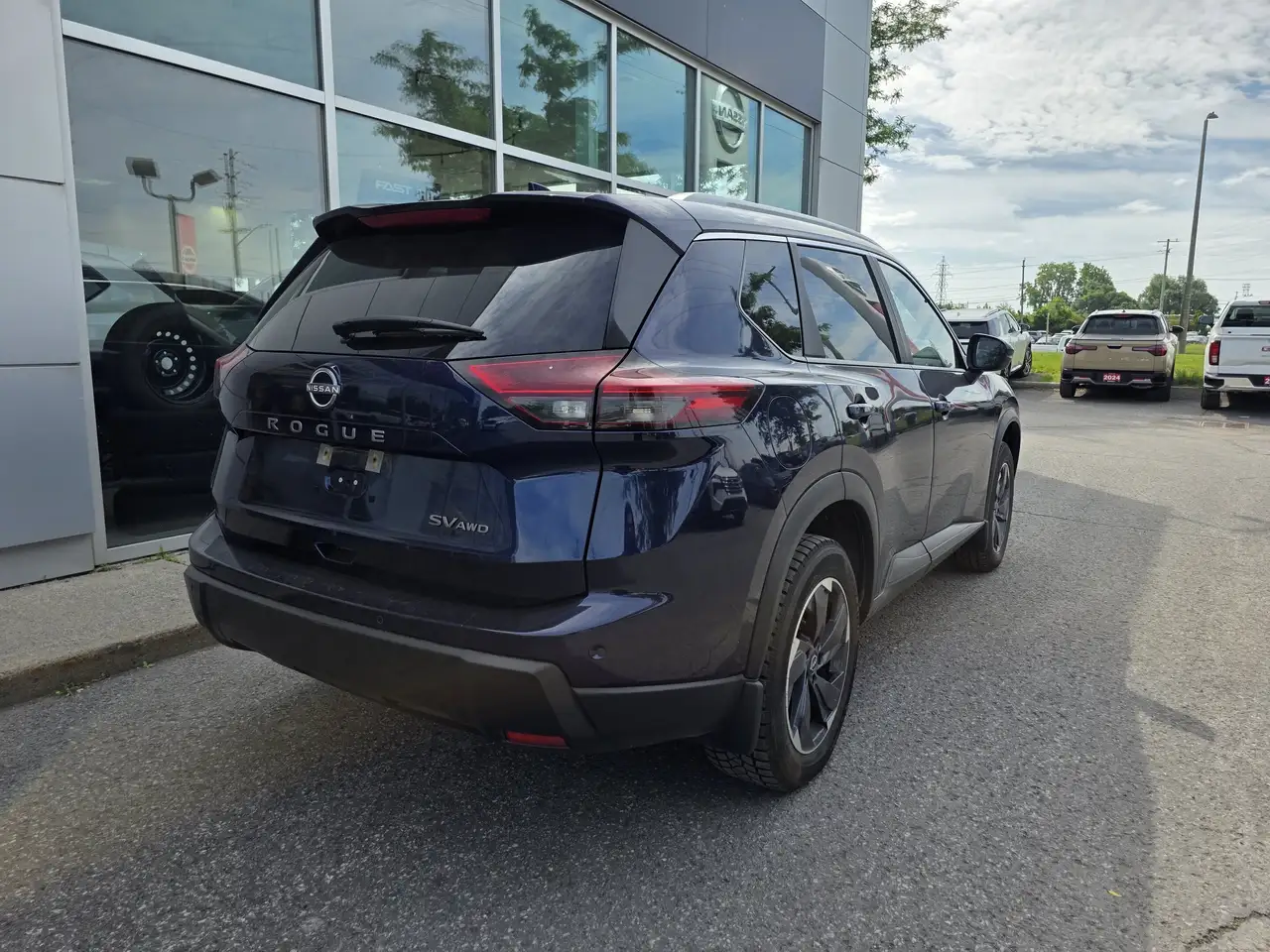 Nissan Rogue снимка Nissan Rogue