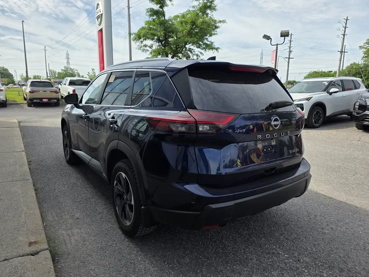 Nissan Rogue снимка Nissan Rogue