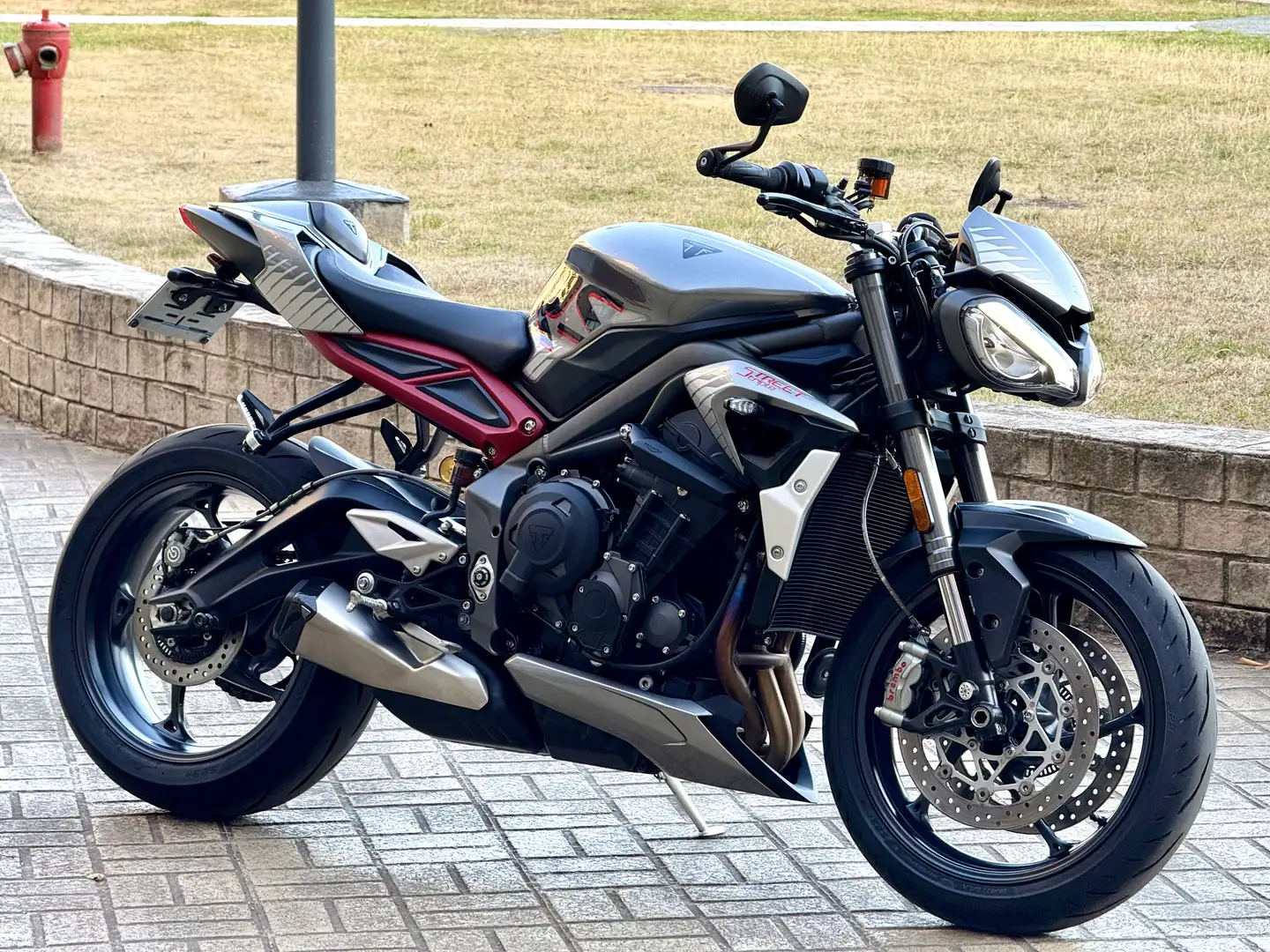 Triumph Street Triple RS - 2