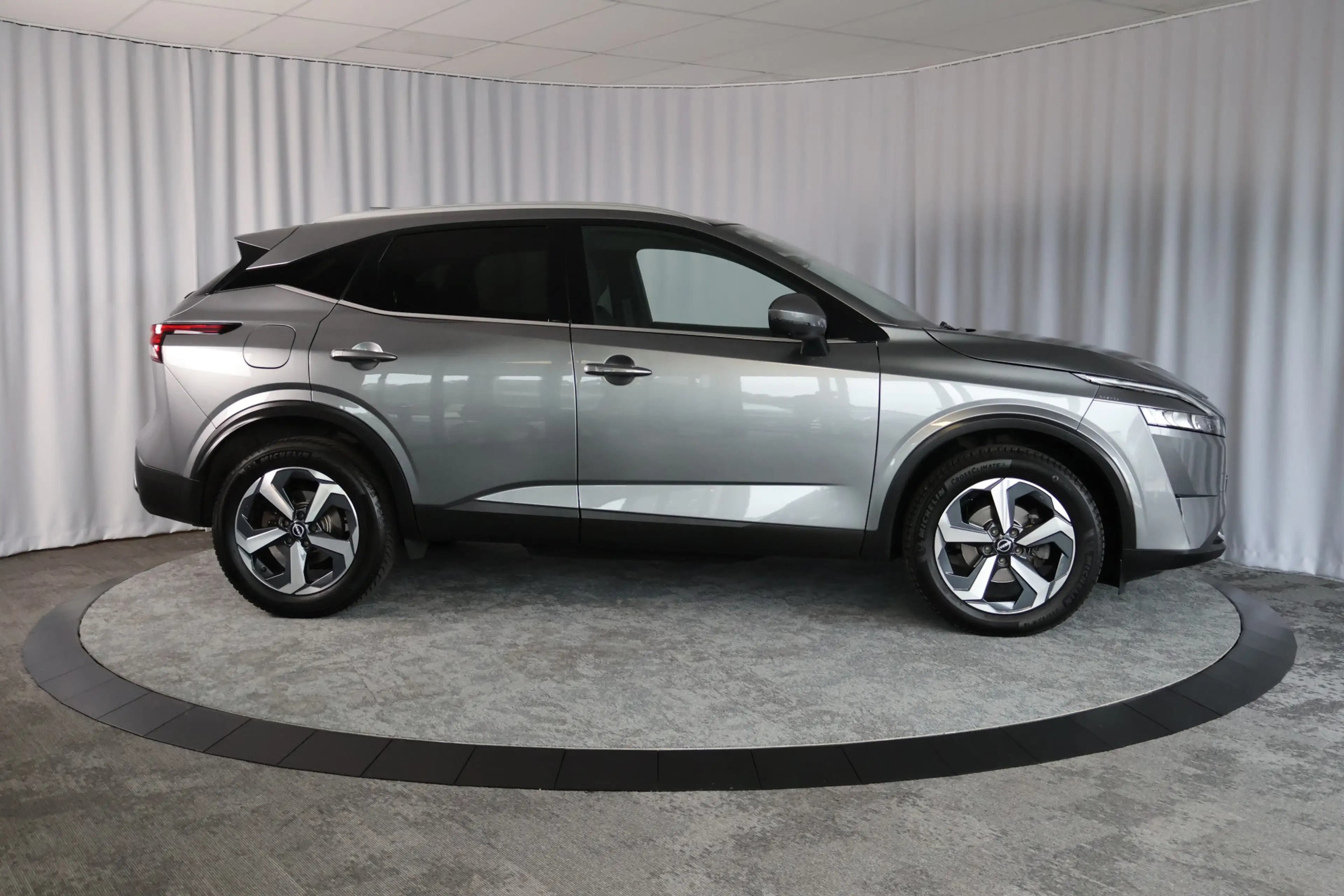 Nissan Qashqai 1.3 MHEV Xtronic N-Connecta, Panodak, 360° Camera, — photo 17