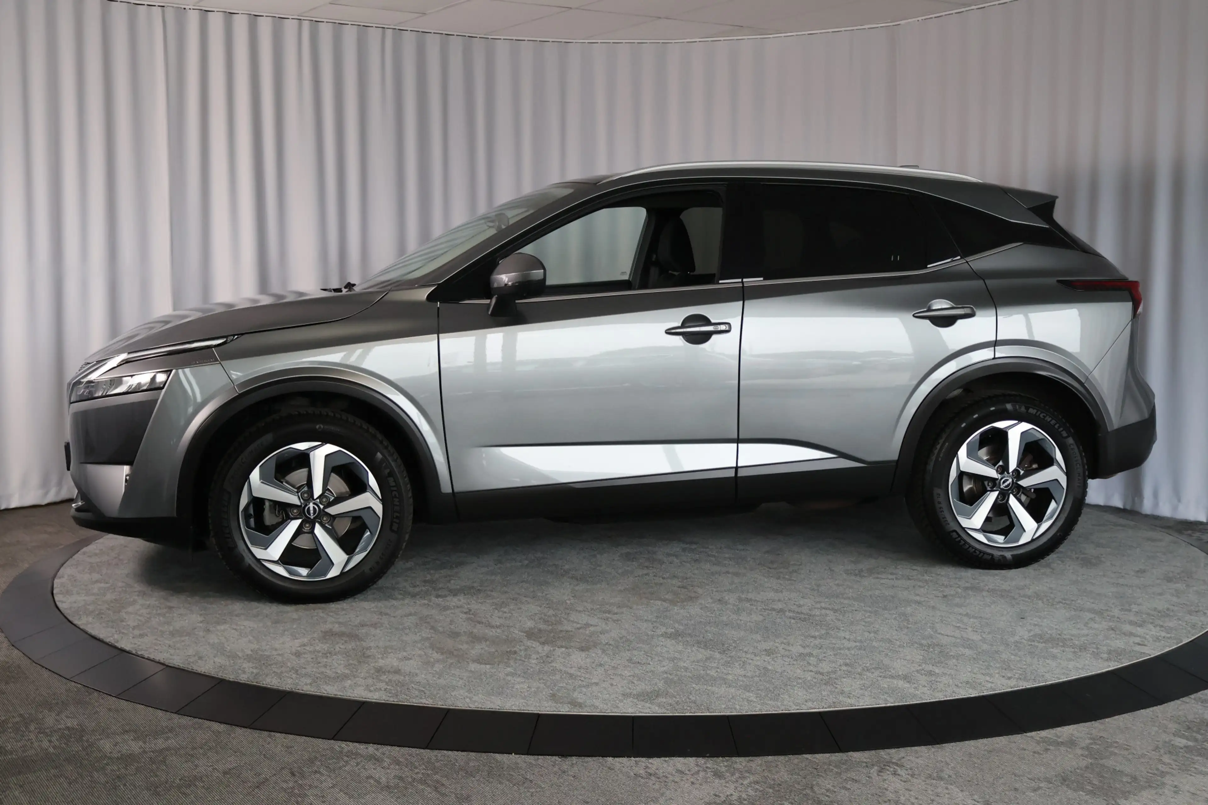 Nissan Qashqai 1.3 MHEV Xtronic N-Connecta, Panodak, 360° Camera, — photo 27