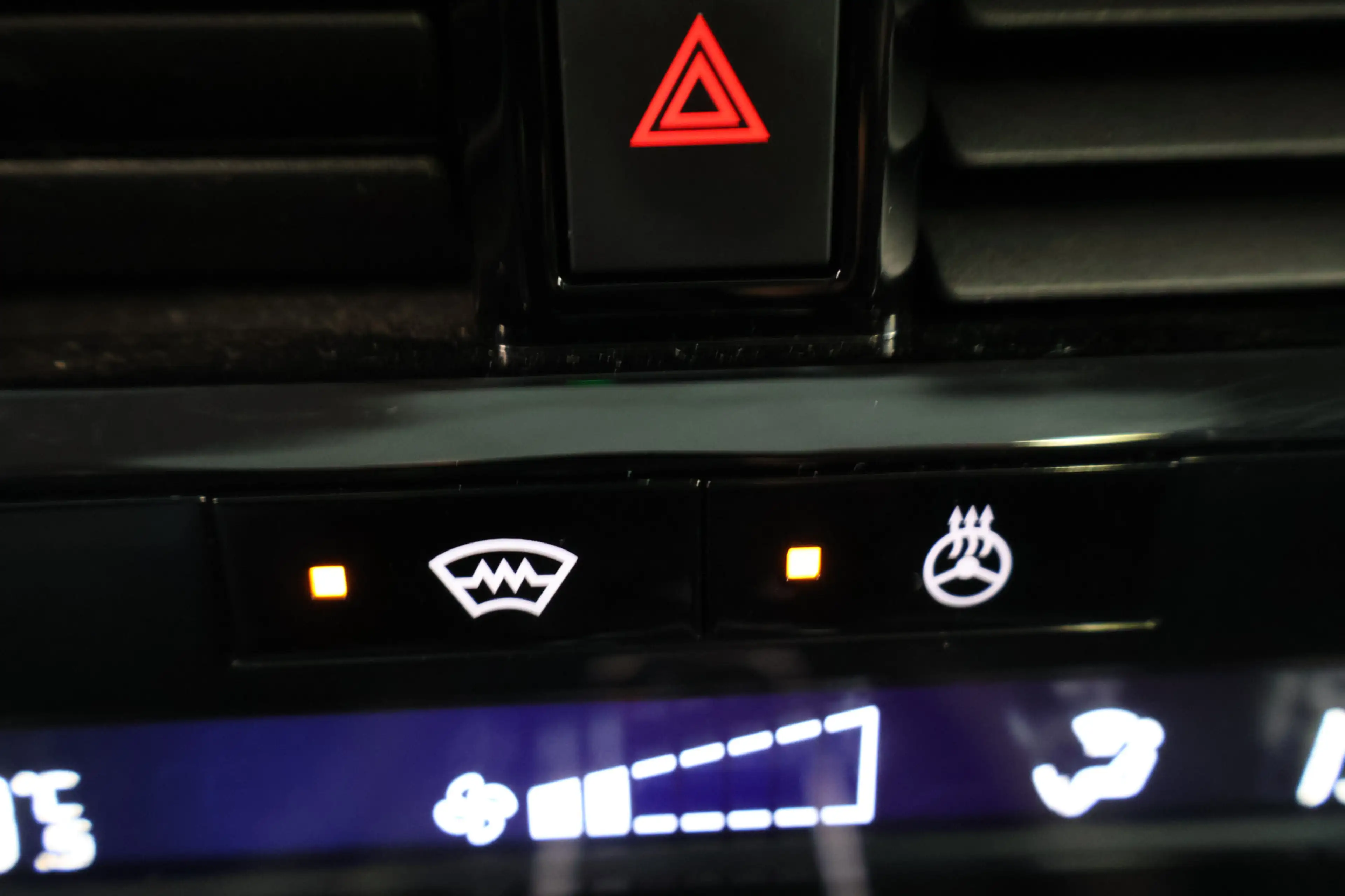 Nissan Qashqai 1.3 MHEV Xtronic N-Connecta, Panodak, 360° Camera, — photo 18
