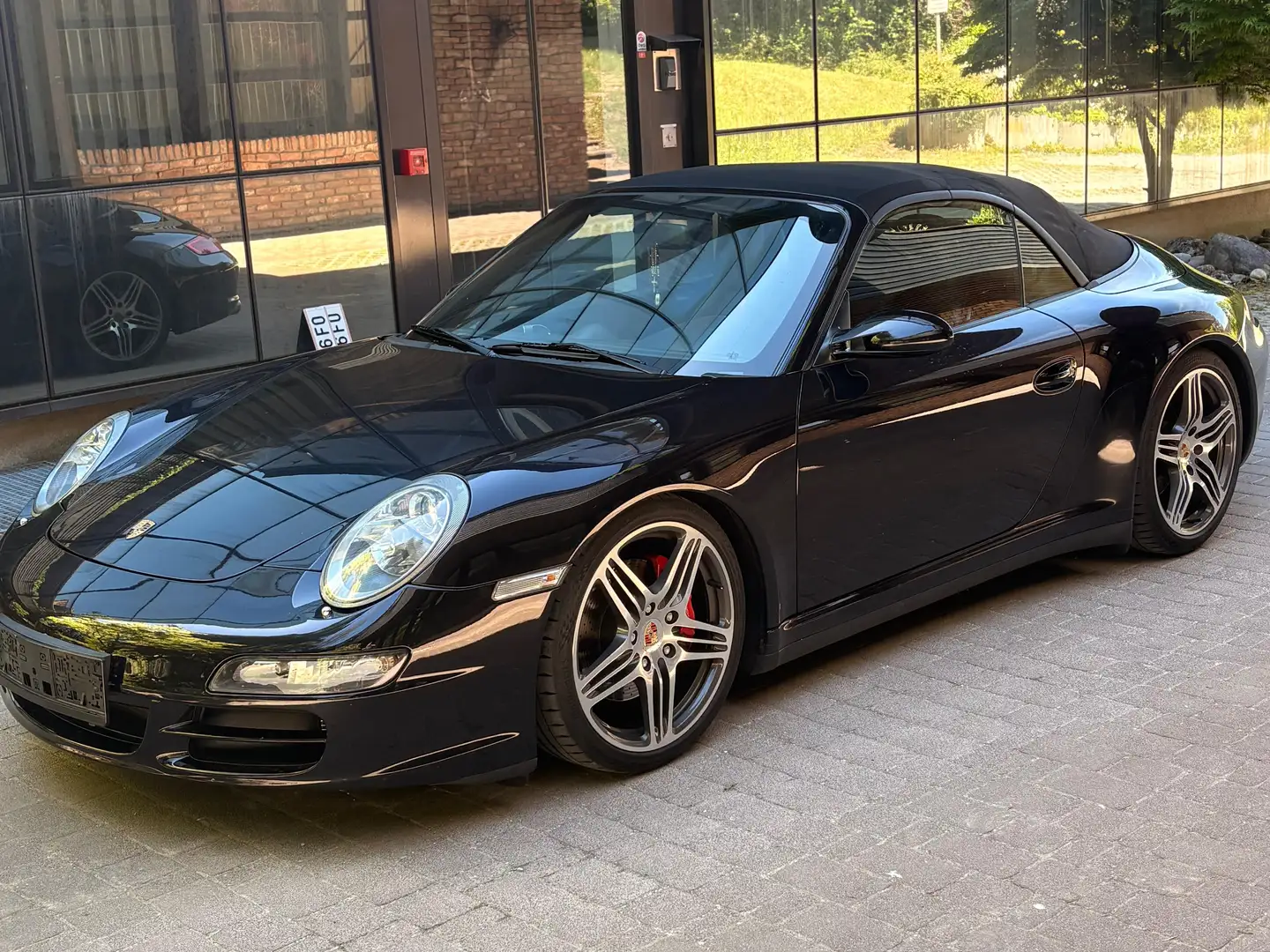 Porsche 997 911 Carrera 4 S Cabrio Tiptronic S Schwarz - 1