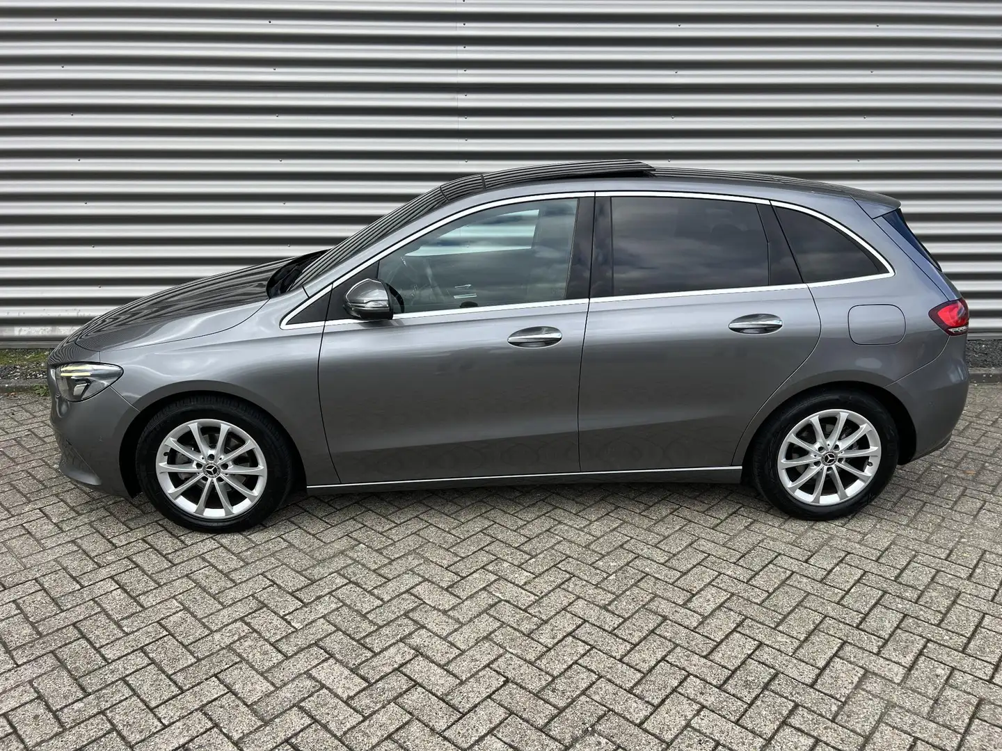 Mercedes-Benz B 180 Panorama Exclusief Leder Grijs - 2