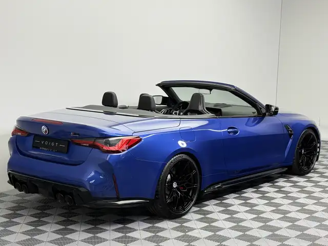 BMW M4 view 8