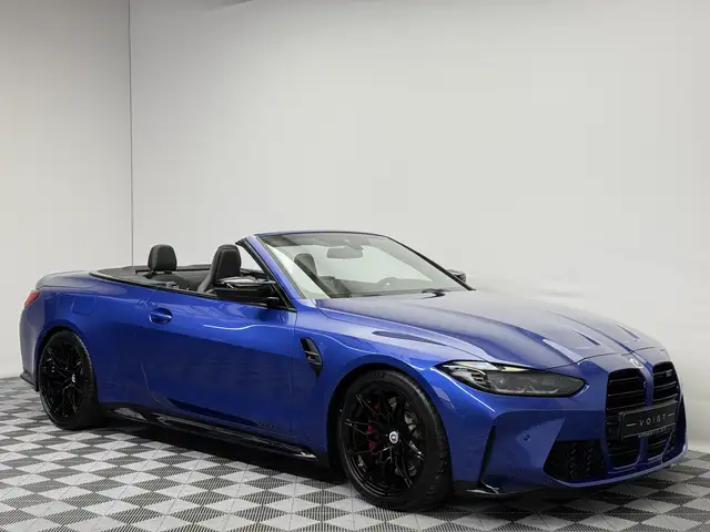BMW M4 view 6