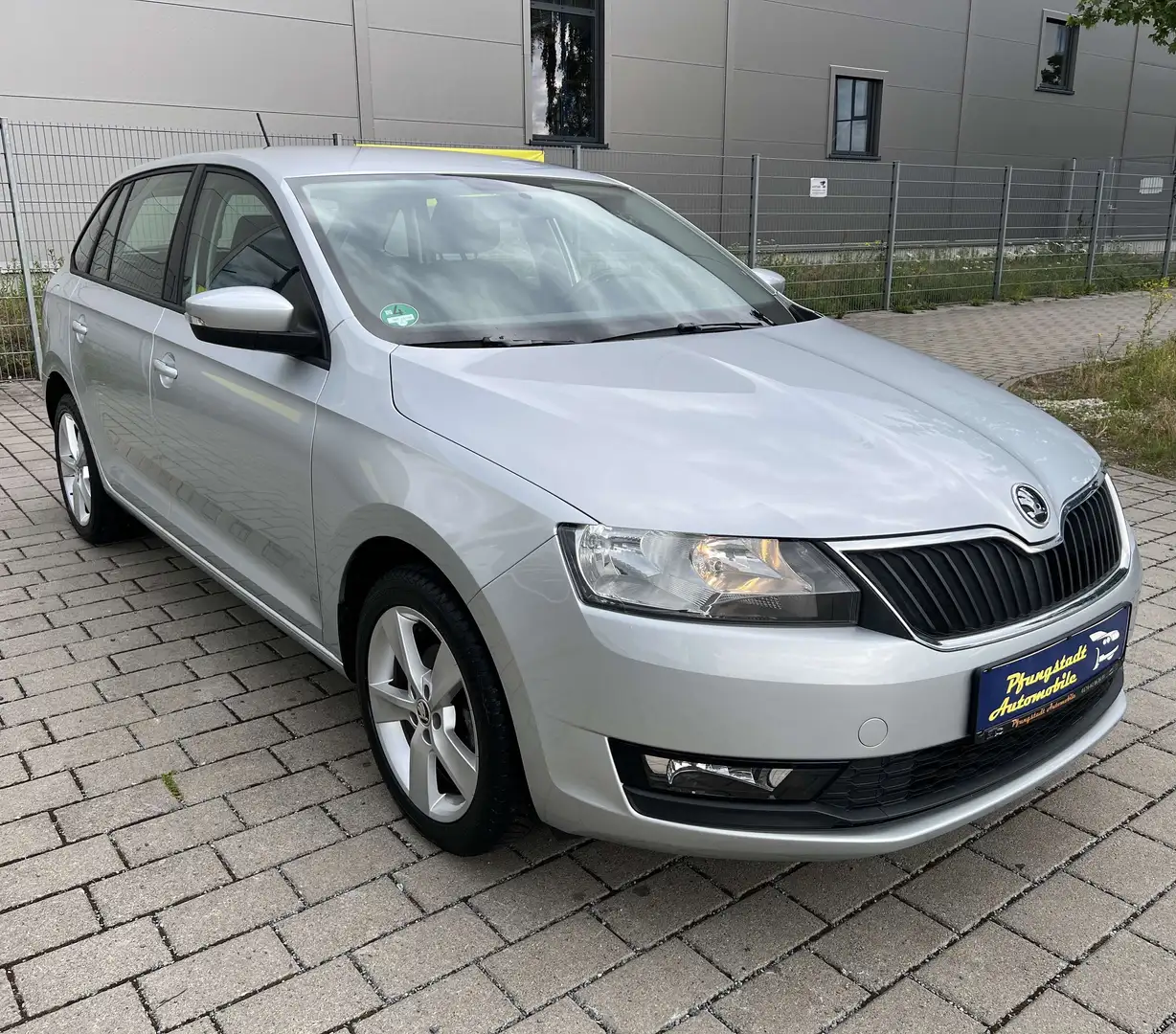 Skoda Rapid/Spaceback Cool Edition 1Hand Euro6 39.793Tkm Tüv Neu Grau - 1