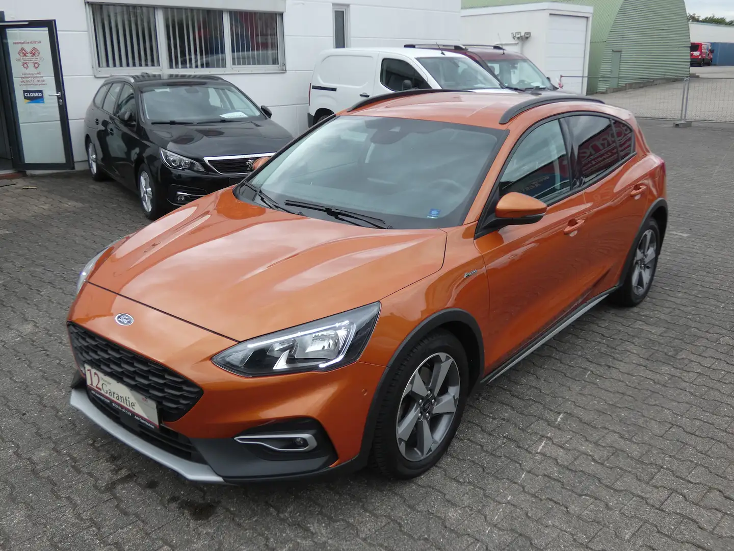 Ford Focus Active Automatik *NAVI*KLIMA*KAMERA*AHK* Orange - 2
