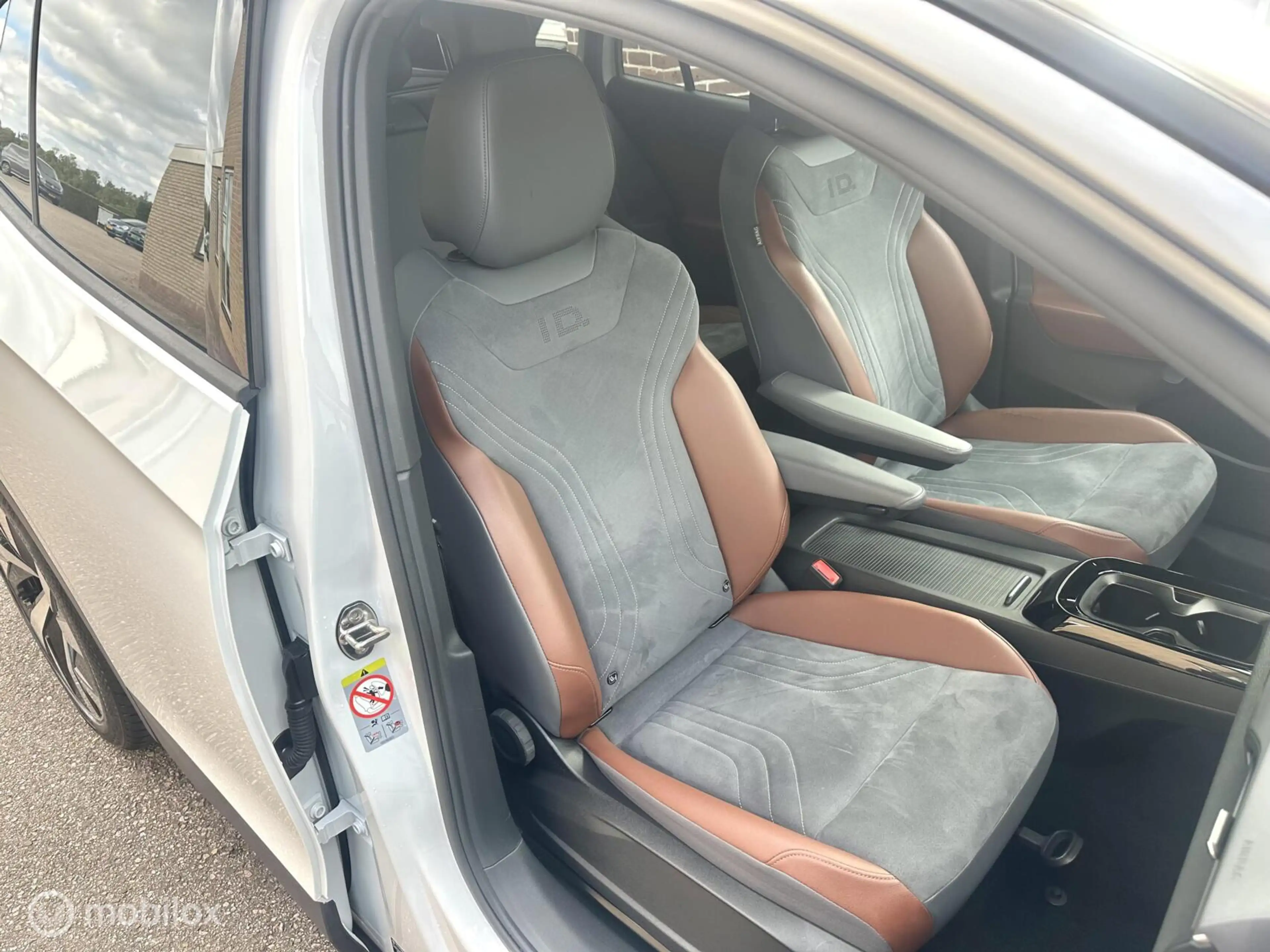 Volkswagen ID.4 First 77 kWh STUUR/STOELVERWARMING WEGDRAAIBARE TR — photo 9