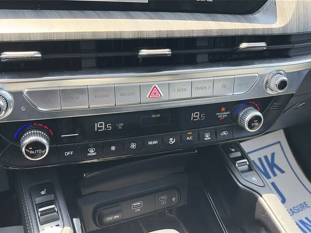 Kia Telluride снимка Kia Telluride