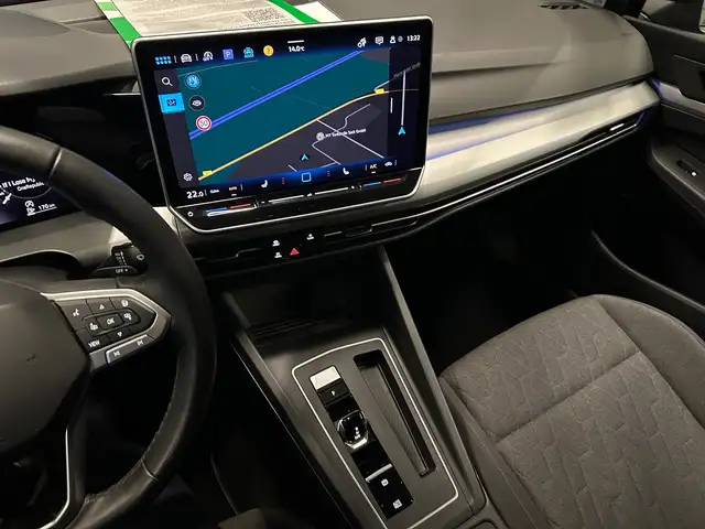 Volkswagen Golf view 19
