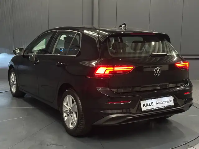 Volkswagen Golf view 3