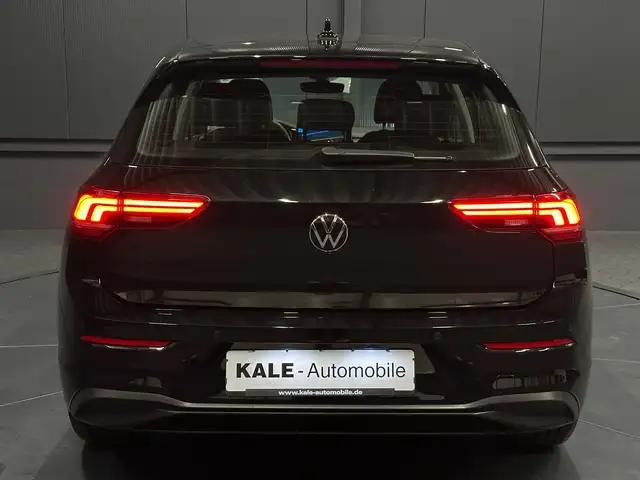 Volkswagen Golf view 4