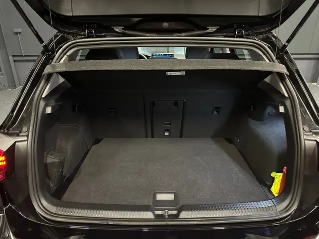 Volkswagen Golf view 28