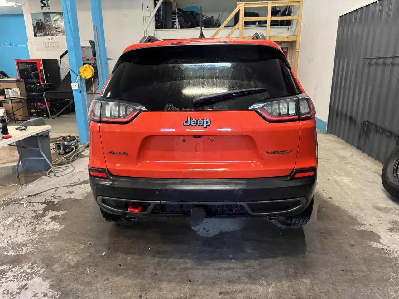 Jeep Cherokee снимка Jeep Cherokee