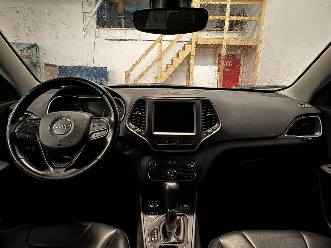 Jeep Cherokee снимка Jeep Cherokee