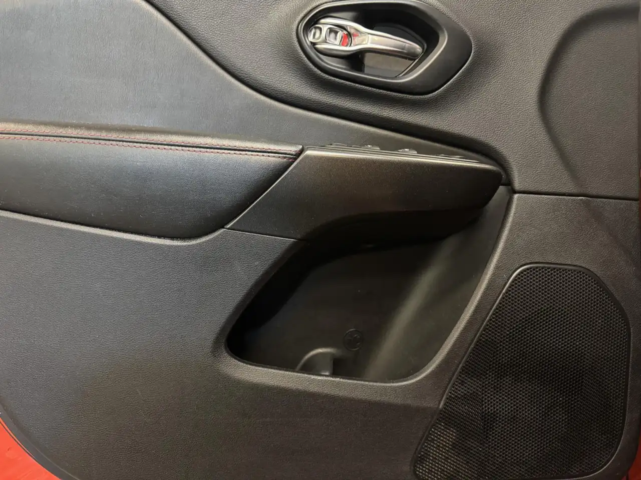 Jeep Cherokee снимка Jeep Cherokee
