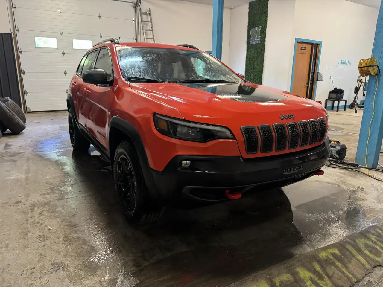 Jeep Cherokee снимка Jeep Cherokee